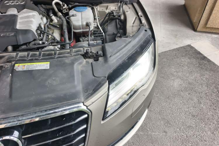 Used Audi A7 2014 50 TFSI quattro Comfort Model Engine Bay Left
