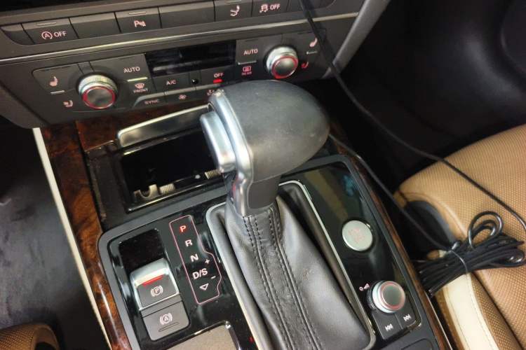 Used Audi A7 2014 50 TFSI quattro Comfort Model Gear Lever