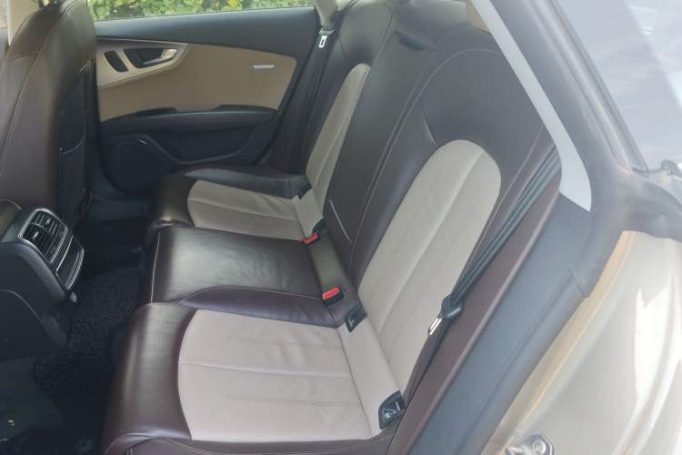 Used Audi A7 2014 30 FSI Trendy Version Left Rear Seat