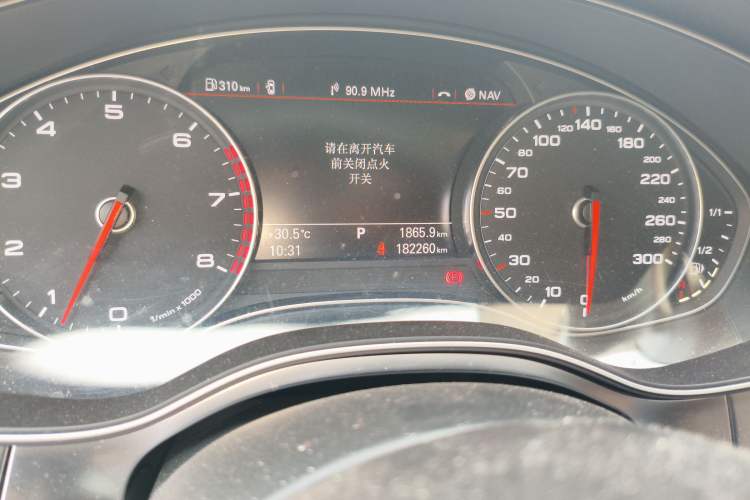 Used Audi A7 2014 50 TFSI quattro Comfort Model Odometer Close Up