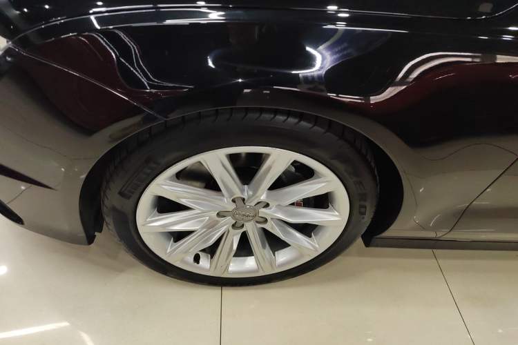 Used Audi A7 2016 50 TFSI quattro Comfort Model Left Front Wheel Hub