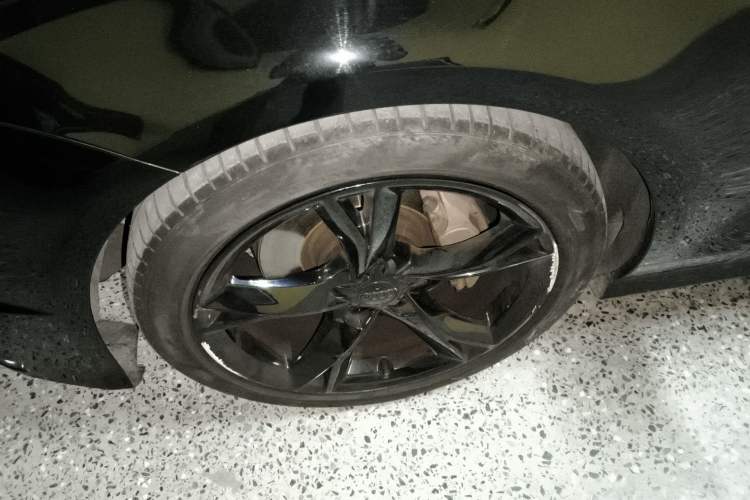Used Audi A7 2016 40 TFSI Ambition Edition Left Front Wheel Hub