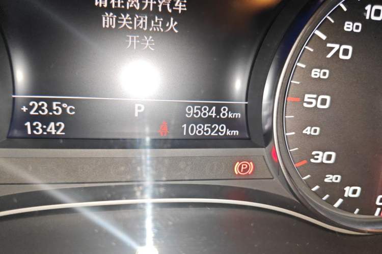 Used Audi A7 2016 40 TFSI Ambition Edition Odometer Close Up