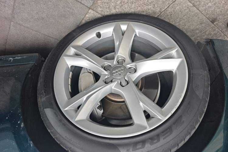 Used Audi A7 2016 40 TFSI Ambition Edition Left Front Wheel Hub