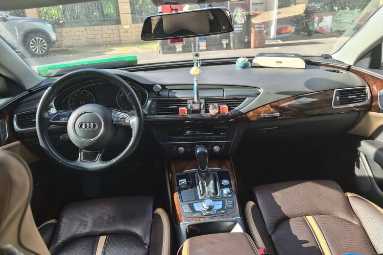 Used Audi A7 2016 50 TFSI quattro Comfort Model Center Console