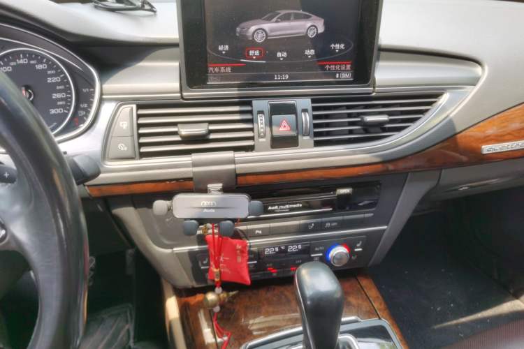 Used Audi A7 2016 50 TFSI quattro Comfort Model Audio And AC Panel