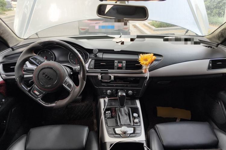 Used Audi A7 2016 40 TFSI Ambition Edition Center Console