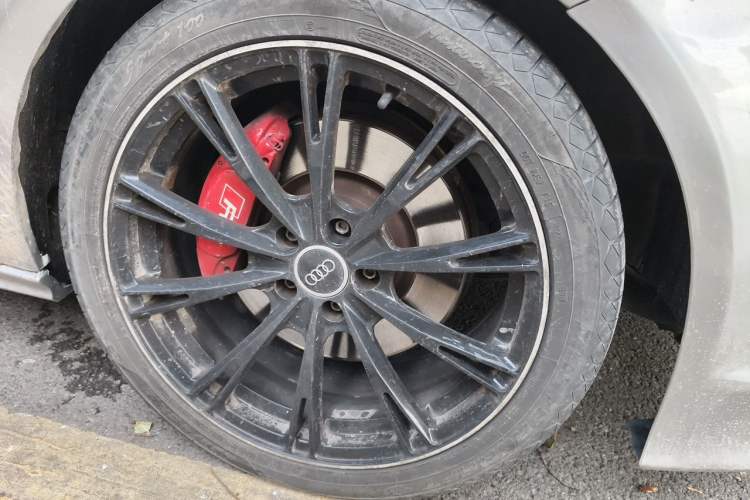Used Audi A7 2016 40 TFSI Ambition Edition Right Front Wheel Hub