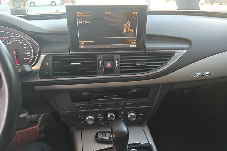 Used Audi A7 2016 40 TFSI Ambition Edition Audio And AC Panel