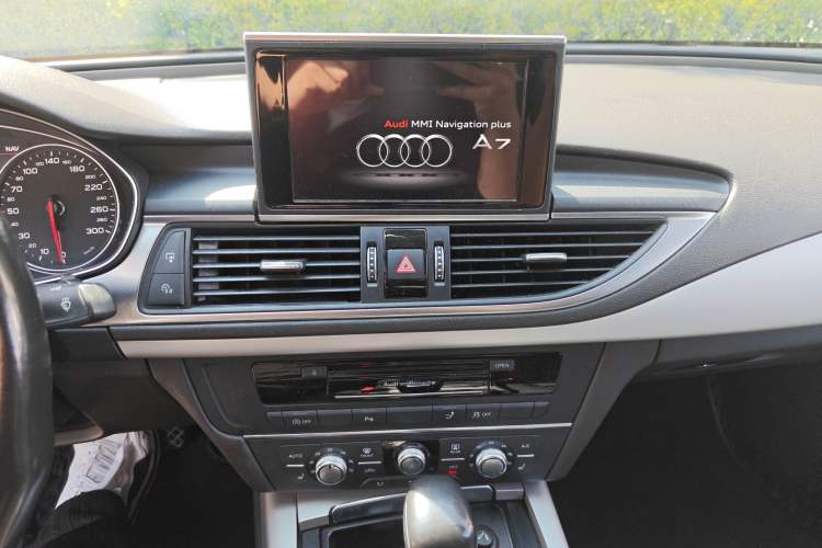 Used Audi A7 2016 40 TFSI Ambition Edition Audio And AC Panel