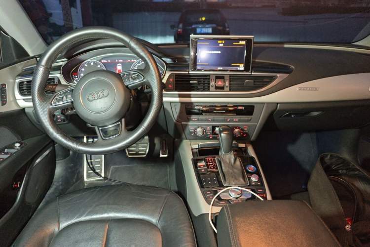 Used Audi A7 2016 40 TFSI Ambition Edition Center Console