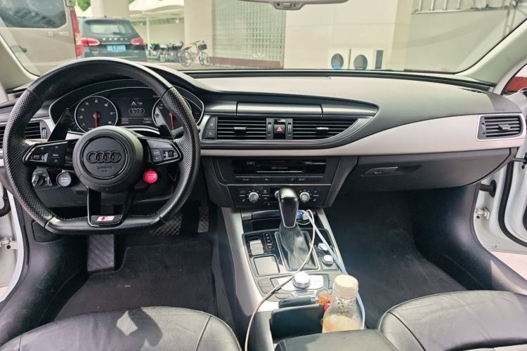 Used Audi A7 2016 40 TFSI Ambition Edition Center Console