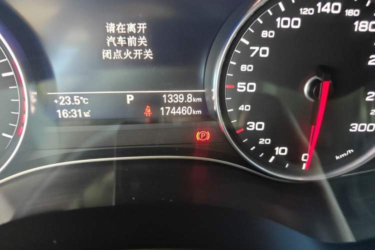 Used Audi A7 2016 40 TFSI Ambition Edition Odometer Close Up
