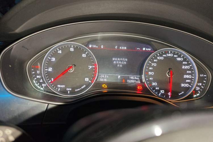 Used Audi A7 2016 40 TFSI Ambition Edition Odometer Close Up