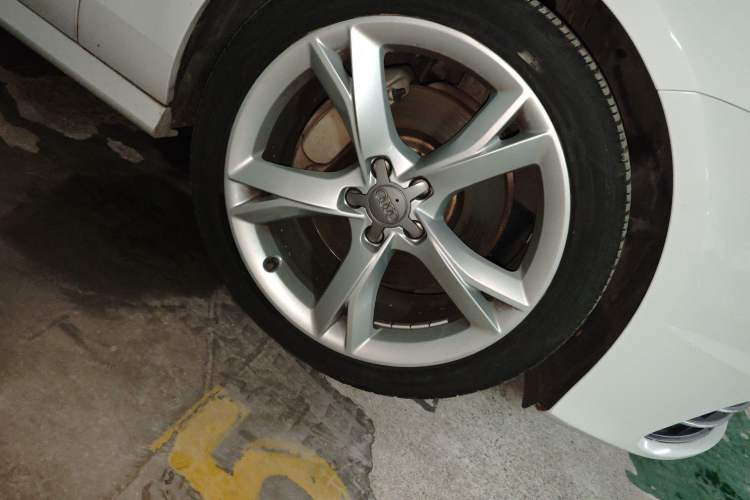Used Audi A7 2016 40 TFSI Ambition Edition Right Front Wheel Hub