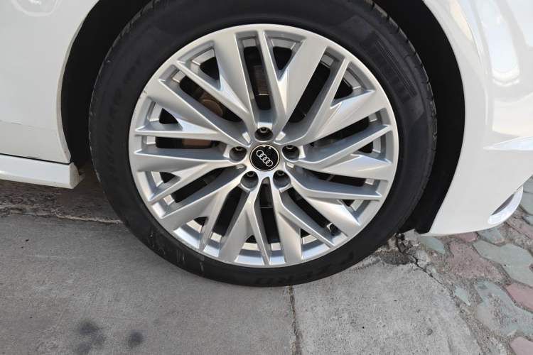 Used Audi A7 2016 40 TFSI Ambition Edition Right Front Wheel Hub