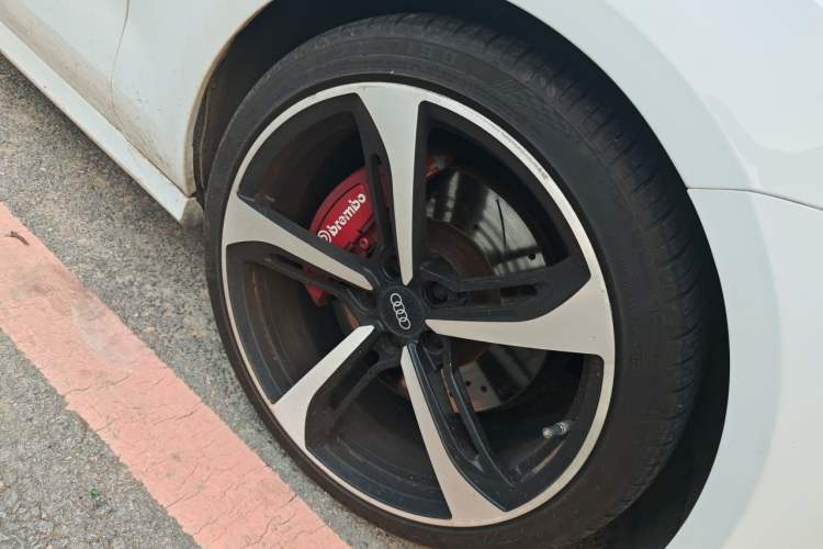 Used Audi A7 2016 50 TFSI quattro Comfort Model Right Front Wheel Hub