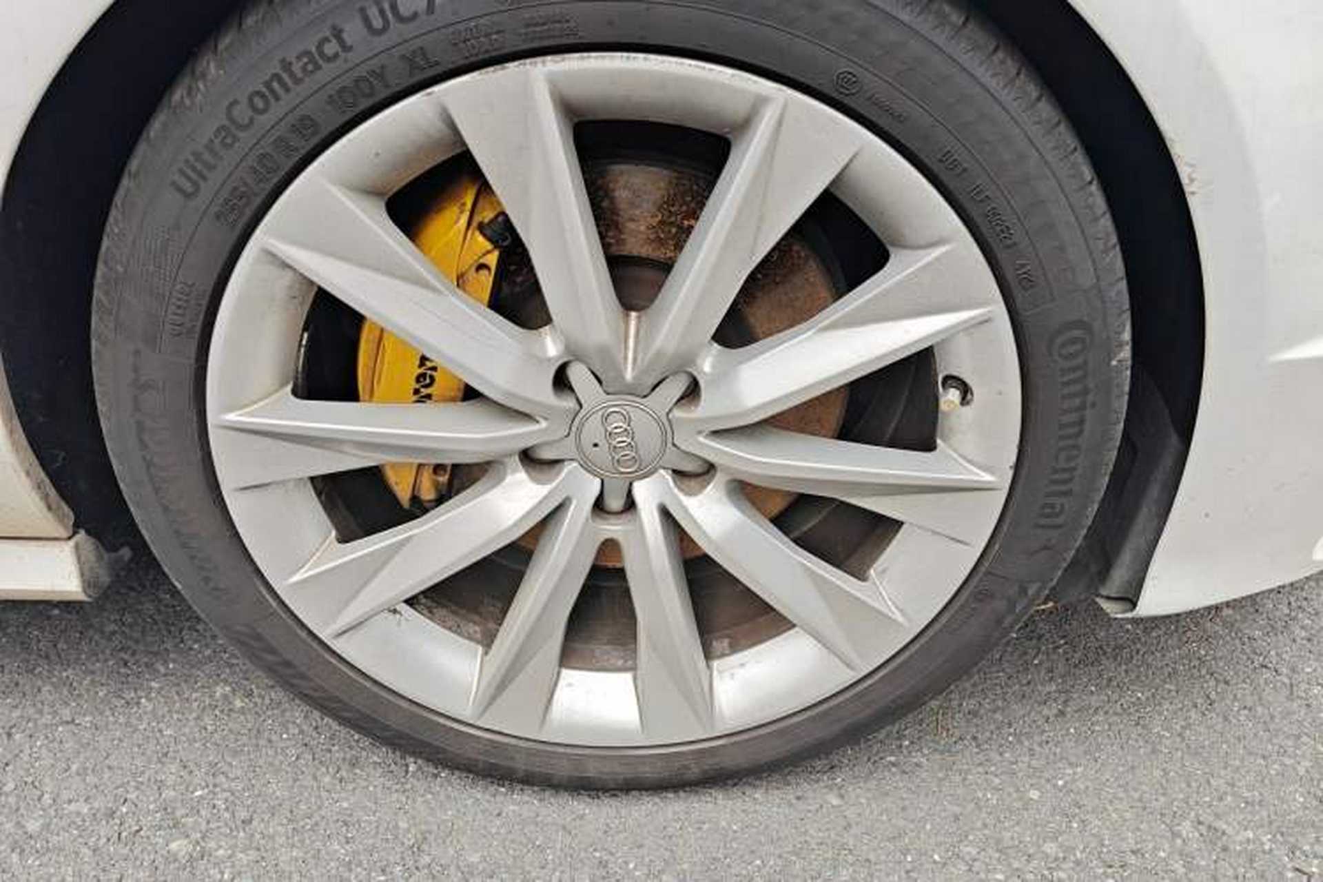 Used Audi A7 2016 40 TFSI quattro Technology Edition Right Front Wheel Hub