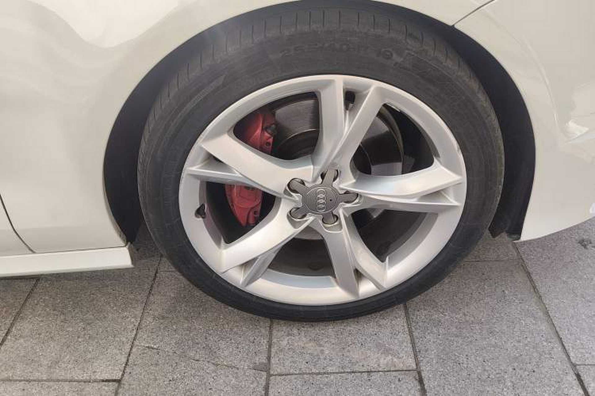 Used Audi A7 2016 40 TFSI Ambition Edition Right Front Wheel Hub