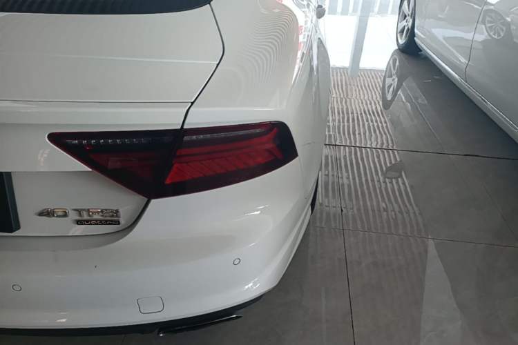 Used Audi A7 2016 40 TFSI quattro Technology Edition Right Rear Taillight