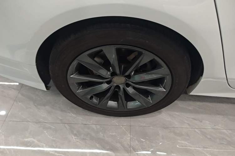Used Audi A7 2016 35 TFSI Fashion Model Right Rear Wheel Hub