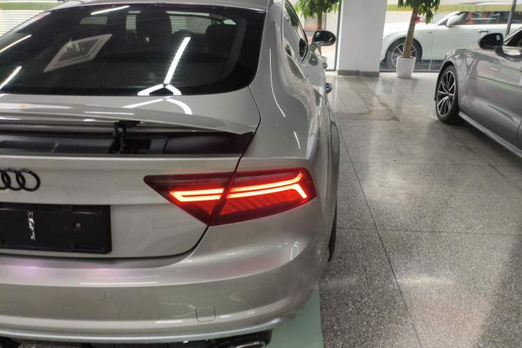 Used Audi A7 2016 50 TFSI quattro Comfort Model Right Rear Taillight