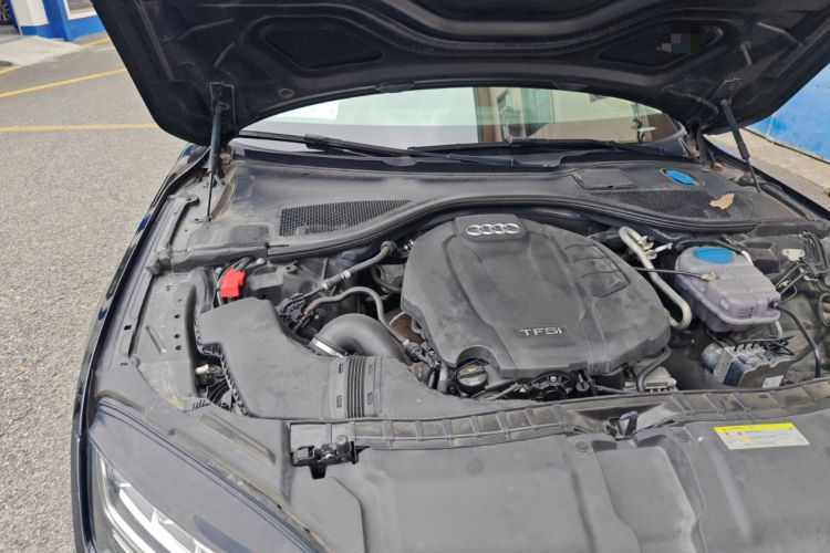 Used Audi A7 2017 35 TFSI Fashion Model Engine Bay Right