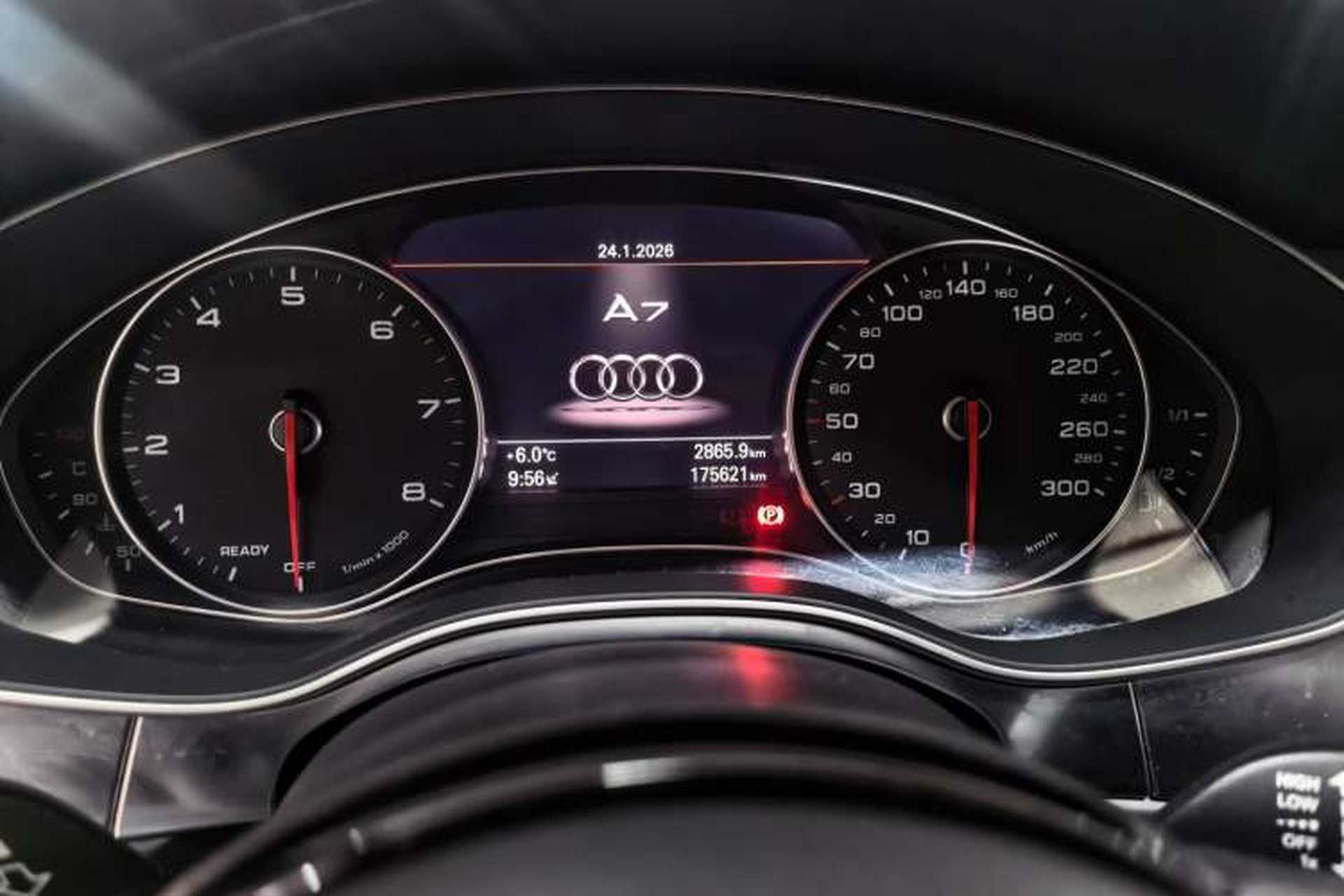 Used Audi A7 2017 35 TFSI Fashion Model Odometer Close Up