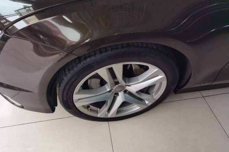 Used Audi A7 2017 50 TFSI quattro Comfort Model Left Front Wheel Hub