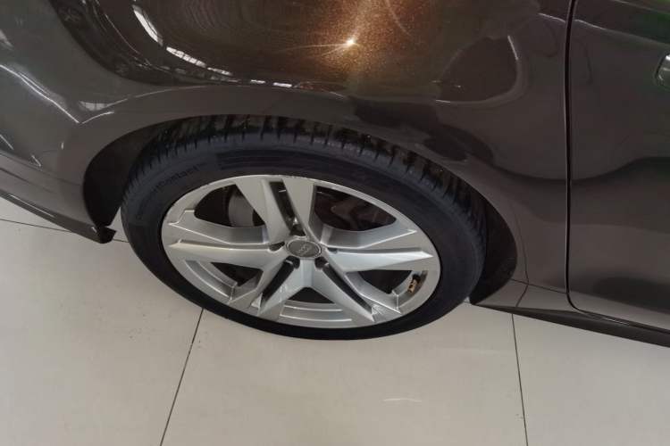 Used Audi A7 2017 50 TFSI quattro Comfort Model Right Rear Wheel Hub