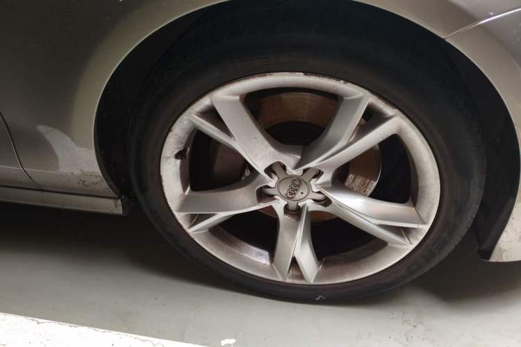 Used Audi A7 2017 40 TFSI Ambition Edition Right Front Wheel Hub