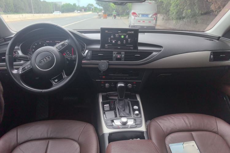 Used Audi A7 2017 40 TFSI Ambition Edition Center Console