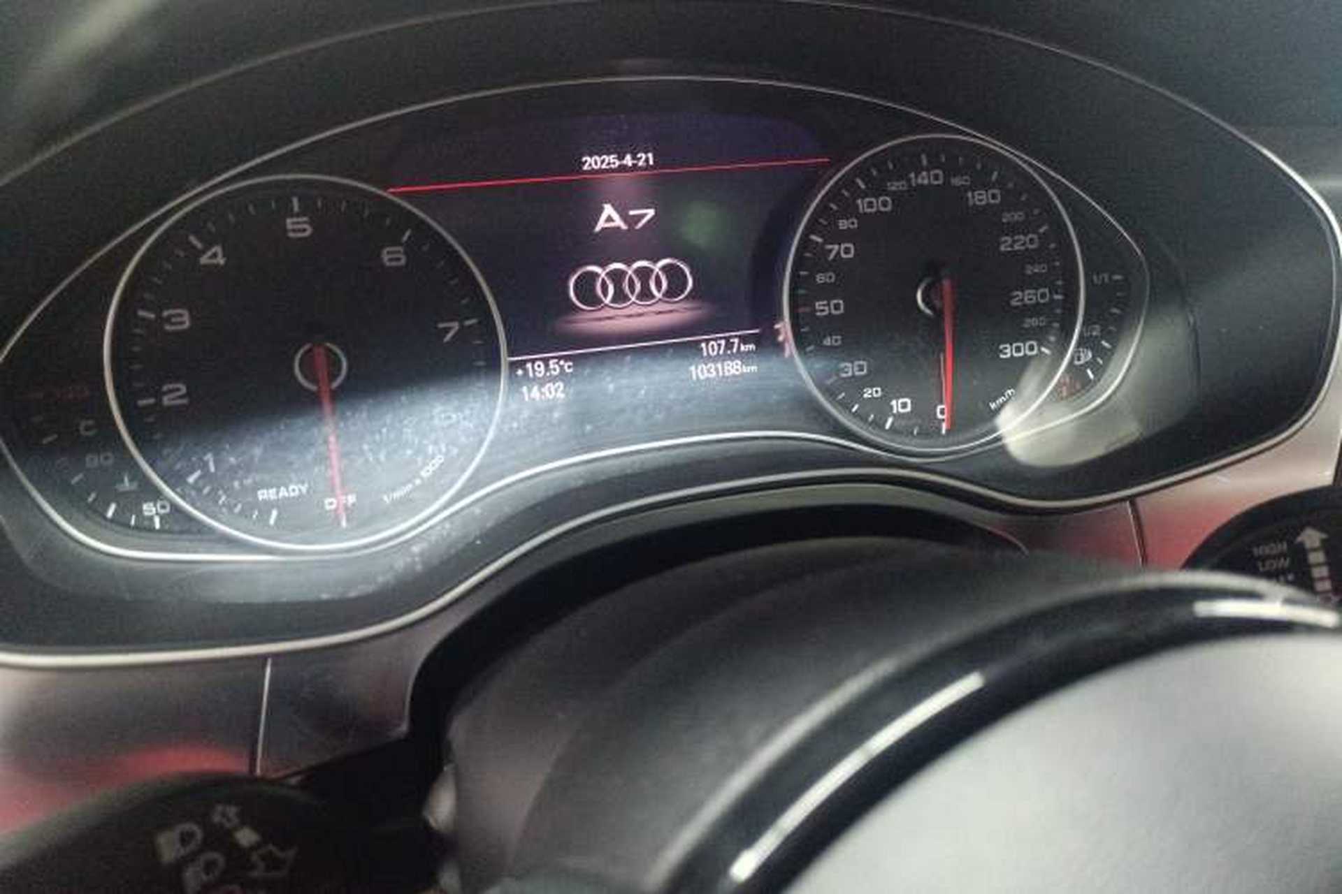 Used Audi A7 2017 40 TFSI quattro Technology Edition Odometer Close Up