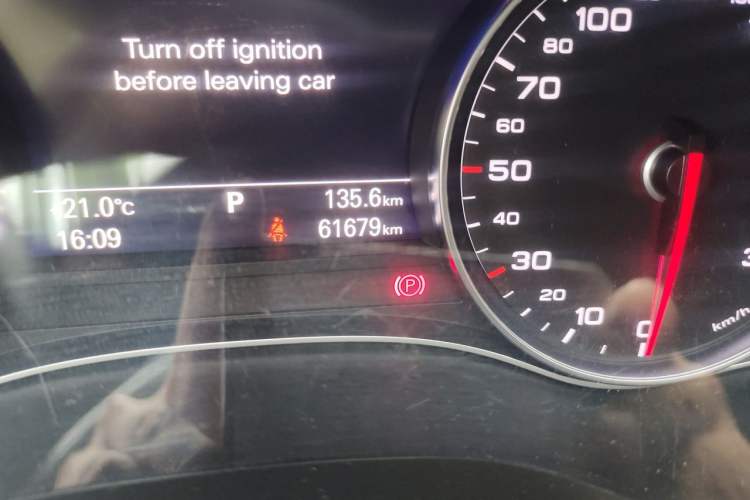 Used Audi A7 2017 50 TFSI quattro Comfort Model Odometer Close Up
