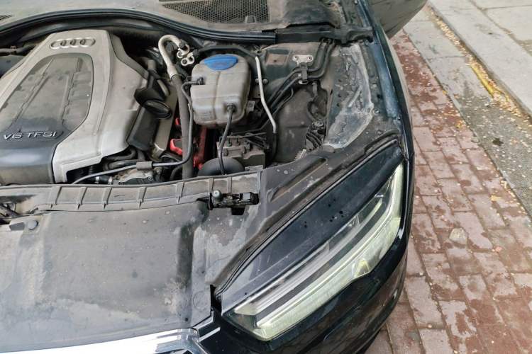 Used Audi A7 2017 50 TFSI quattro Comfort Model Engine Bay Left