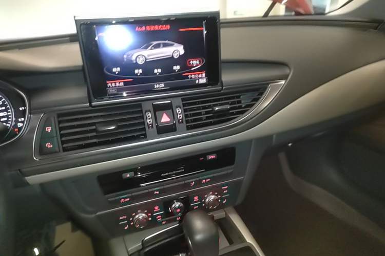Used Audi A7 2017 40 TFSI Ambition Edition Audio And AC Panel