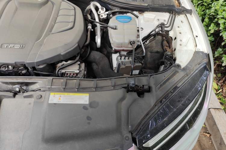 Used Audi A7 2017 35 TFSI Fashion Model Engine Bay Left