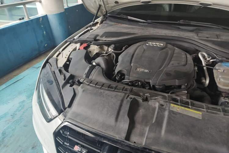 Used Audi A7 2017 35 TFSI Fashion Model Engine Bay Right
