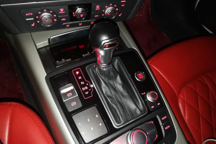 Used Audi A7 2017 40 TFSI Ambition Edition Gear Lever