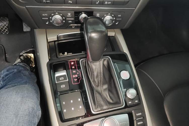 Used Audi A7 2017 40 TFSI Ambition Edition Gear Lever