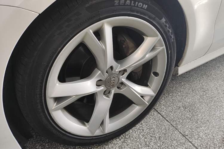 Used Audi A7 2017 40 TFSI Ambition Edition Left Front Wheel Hub