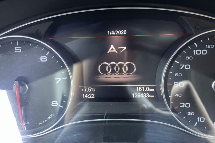 Used Audi A7 2017 50 TFSI quattro Dynamic Edition Odometer Close Up