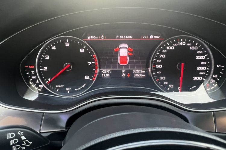 Used Audi A7 2017 35 TFSI Fashion Model Odometer Close Up