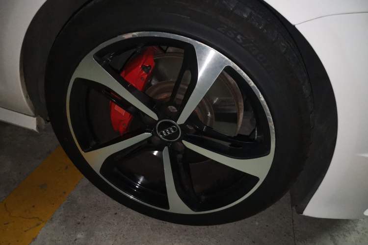 Used Audi A7 2017 40 TFSI Ambition Edition Right Front Wheel Hub