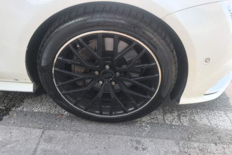 Used Audi A7 2017 50 TFSI quattro Comfort Model Right Front Wheel Hub