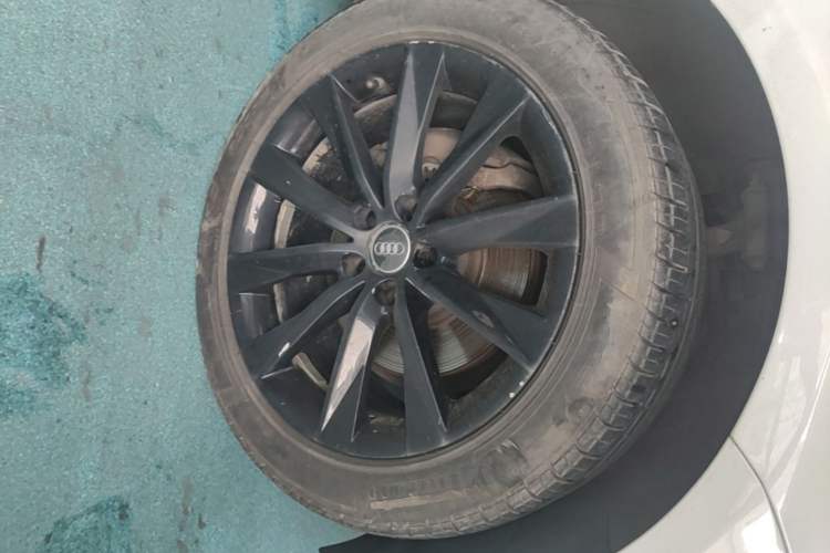 Used Audi A7 2017 35 TFSI Fashion Model Right Front Wheel Hub