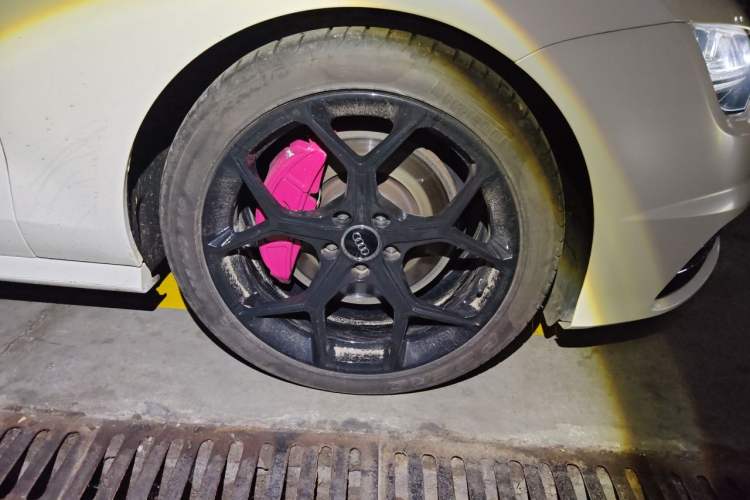 Used Audi A7 2017 50 TFSI quattro Comfort Model Right Front Wheel Hub