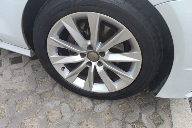 Used Audi A7 2017 35 TFSI Fashion Model Right Front Wheel Hub