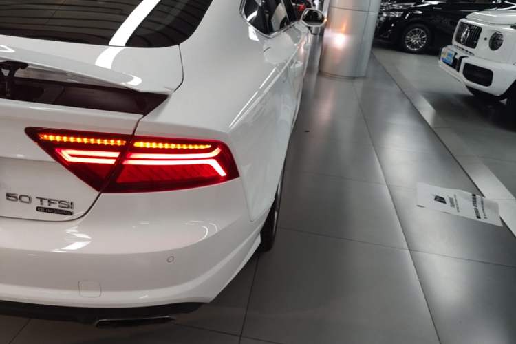 Used Audi A7 2017 40 TFSI quattro Technology Edition Right Rear Taillight