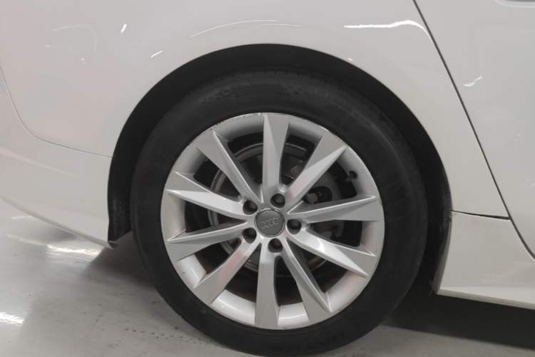 Used Audi A7 2017 35 TFSI Fashion Model Right Rear Wheel Hub